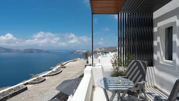 Double room with caldera view | Vista spiaggia/mare