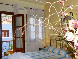 1 chambre, coffres-forts dans les chambres, bureau