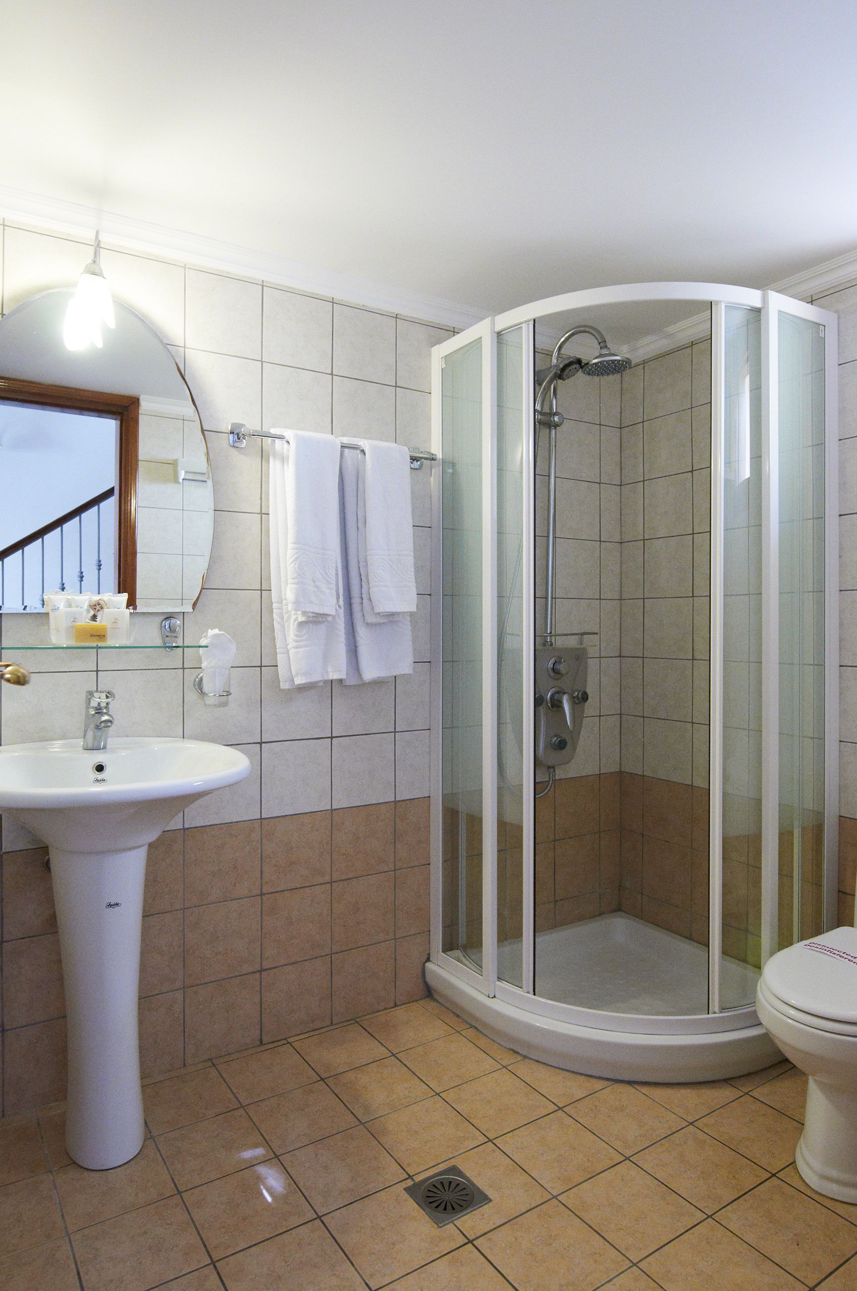 suite (maisonette) | bathroom | hydromassage showerhead, hair dryer, slippers, towels