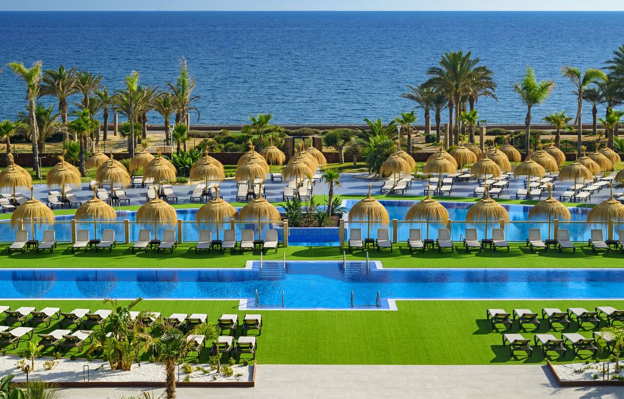 Cabogata Beach Hotel