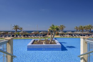 2 piscinas externas