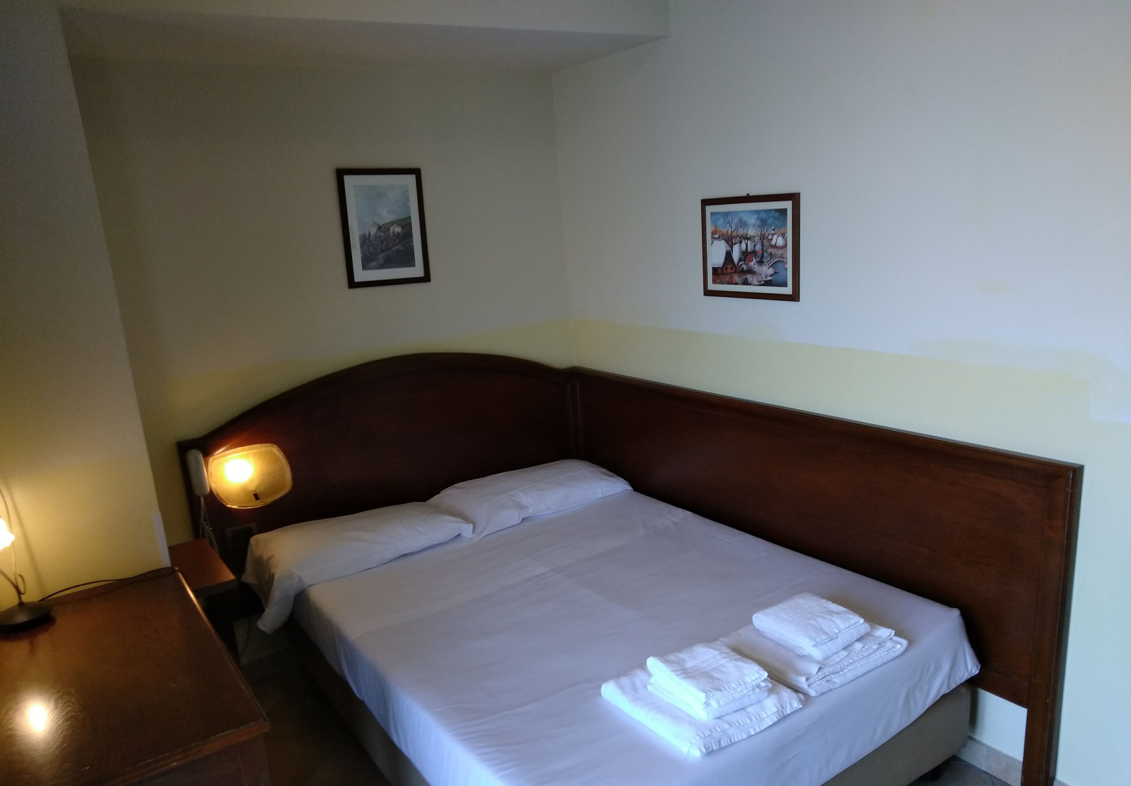 economy double room | in-room safe, desk, soundproofing, iron/ironing board