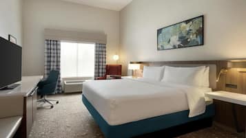 Premium bedding, in-room safe, iron/ironing board, free WiFi