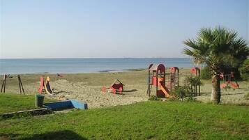 Children’s play area – outdoor