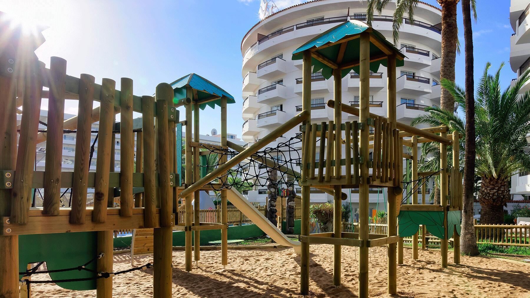 Children’s play area – outdoor