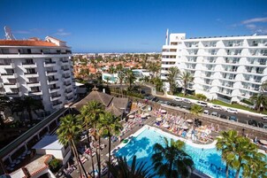 Quarto casal superior, sacada, na torre (2 Adults and 1 Child, top floor) | Fachada