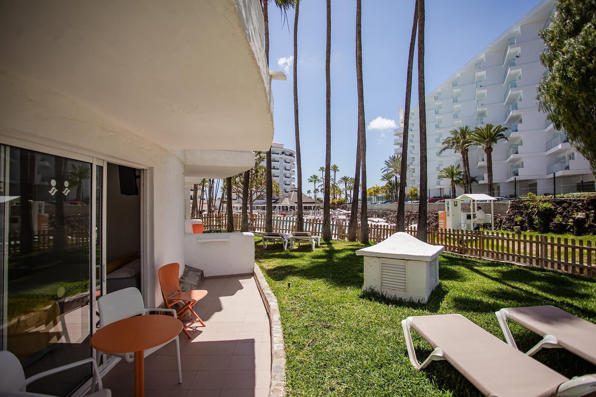 Edredón, camas con pillow-top y caja de seguridad en la habitación 