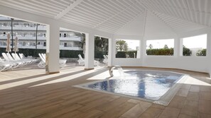 Whirlpool, Maniküre und Pediküre, Massageanwendungen