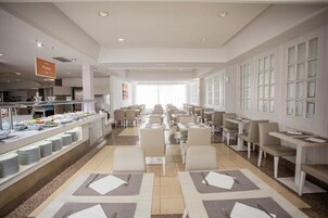 Café da manhã, almoço e jantar
