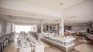 Ze serveren er ontbijt, lunch en diner