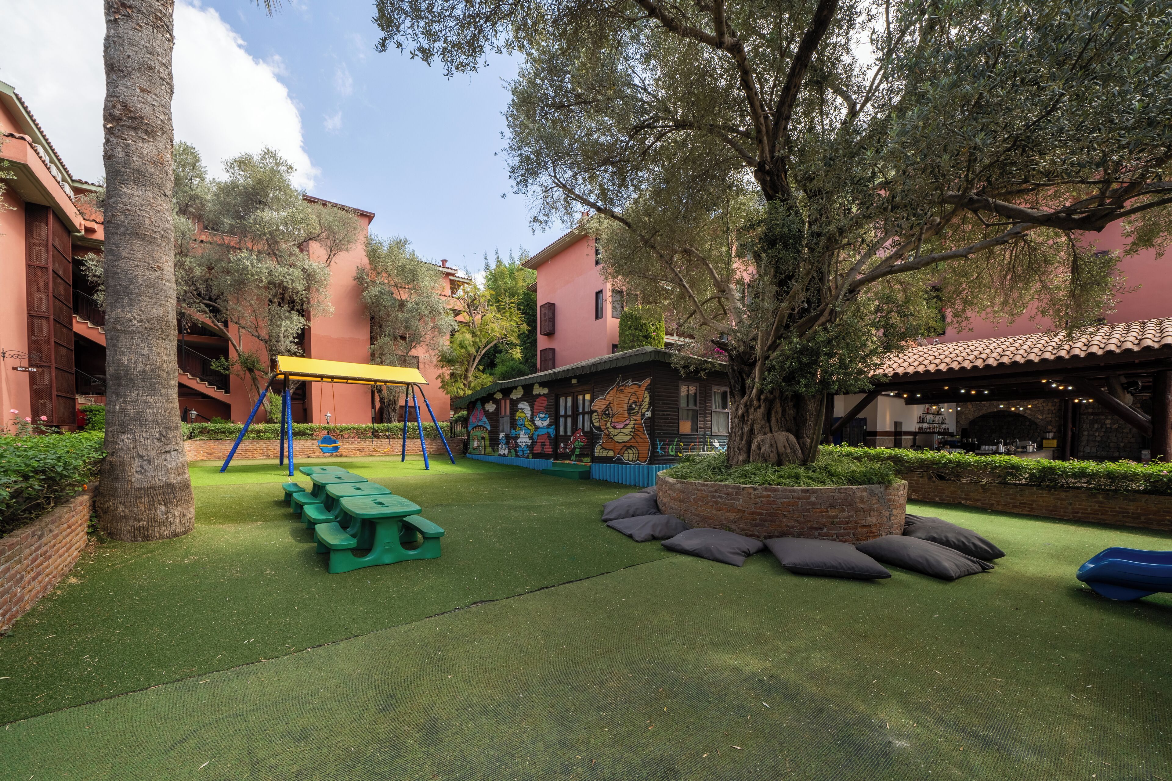 Innen-Kinderspielplatz