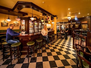 2 quầy bar/khu lounge, quán rượu 