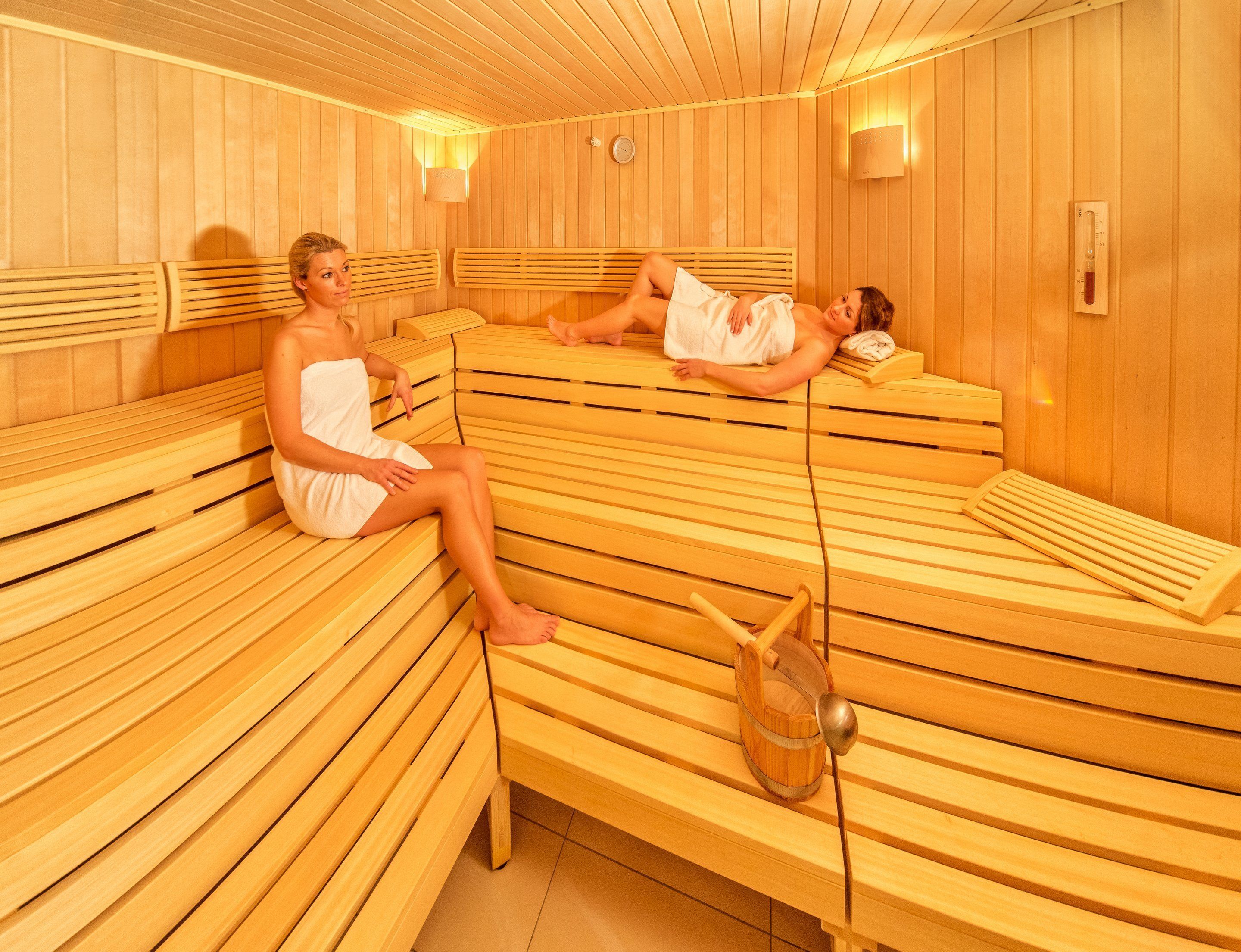 sauna, steam room, body treatments, body wraps, body scrubs, facials