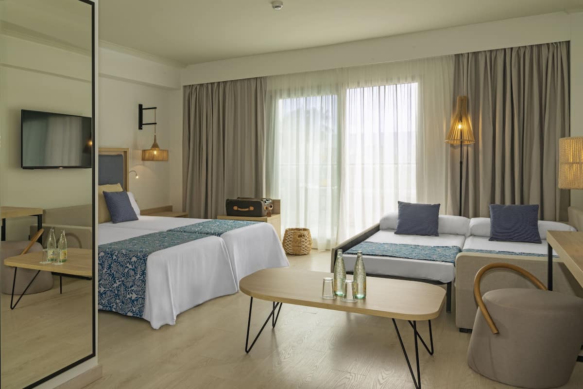 1 bedroom, minibar, in-room safe, desk