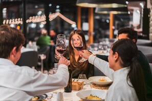 2 restaurantes, café da manhã, culinária francesa