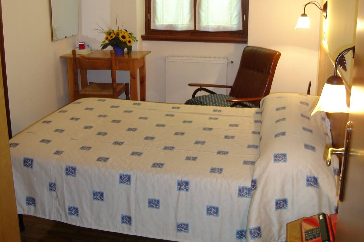 In-room safe, desk, rollaway beds, free WiFi
