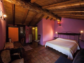 Deluxe Double Room, 1 Queen Bed, Non Smoking, Mountain View