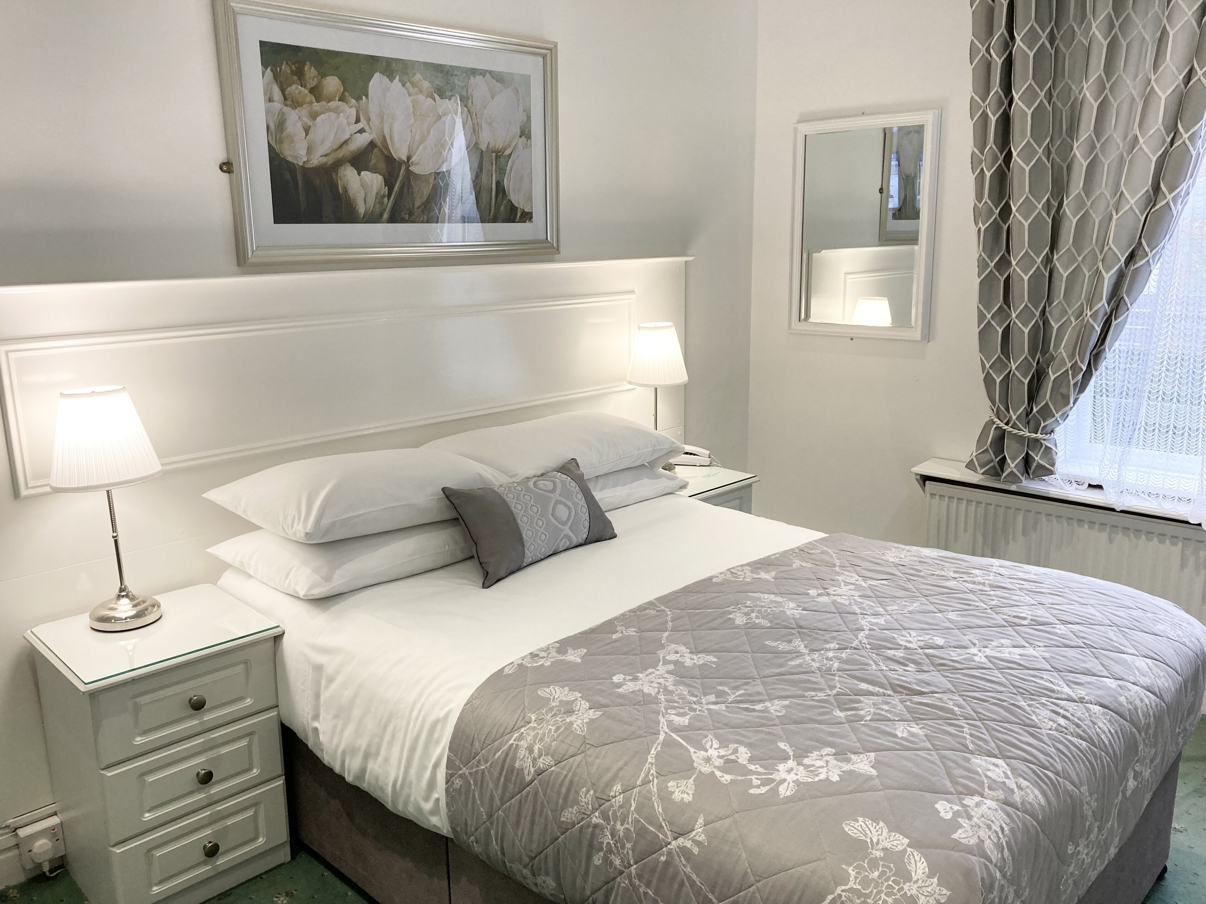 double room | individually decorated, individually furnished, desk, iron/ironing board