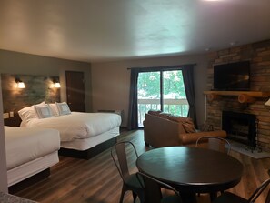 Microwave, coffee/tea maker - Rib Mountain Inn (Wausau)
