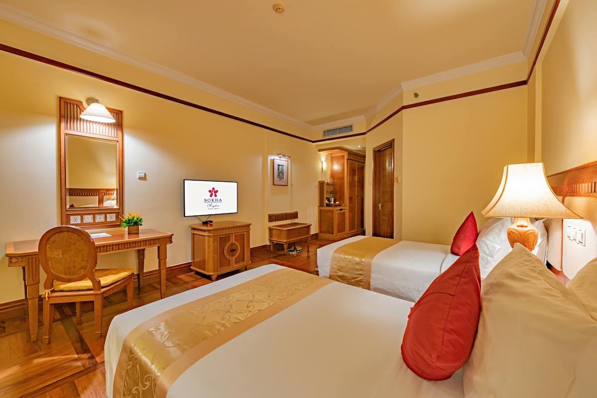 Deluxe Twin Pool View | 1 bedroom, Egyptian cotton sheets, premium bedding, down comforters