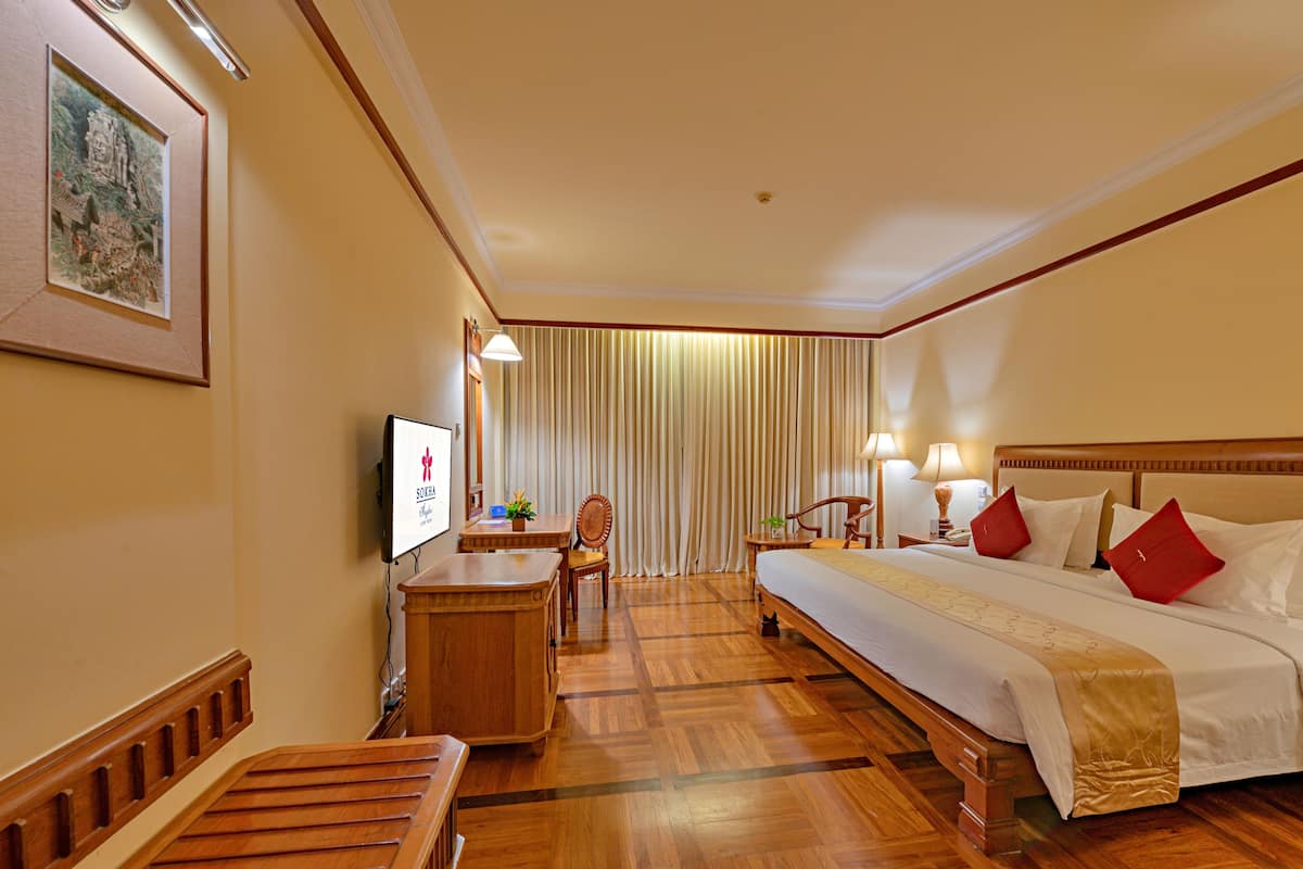 1 bedroom, Egyptian cotton sheets, premium bedding, down comforters