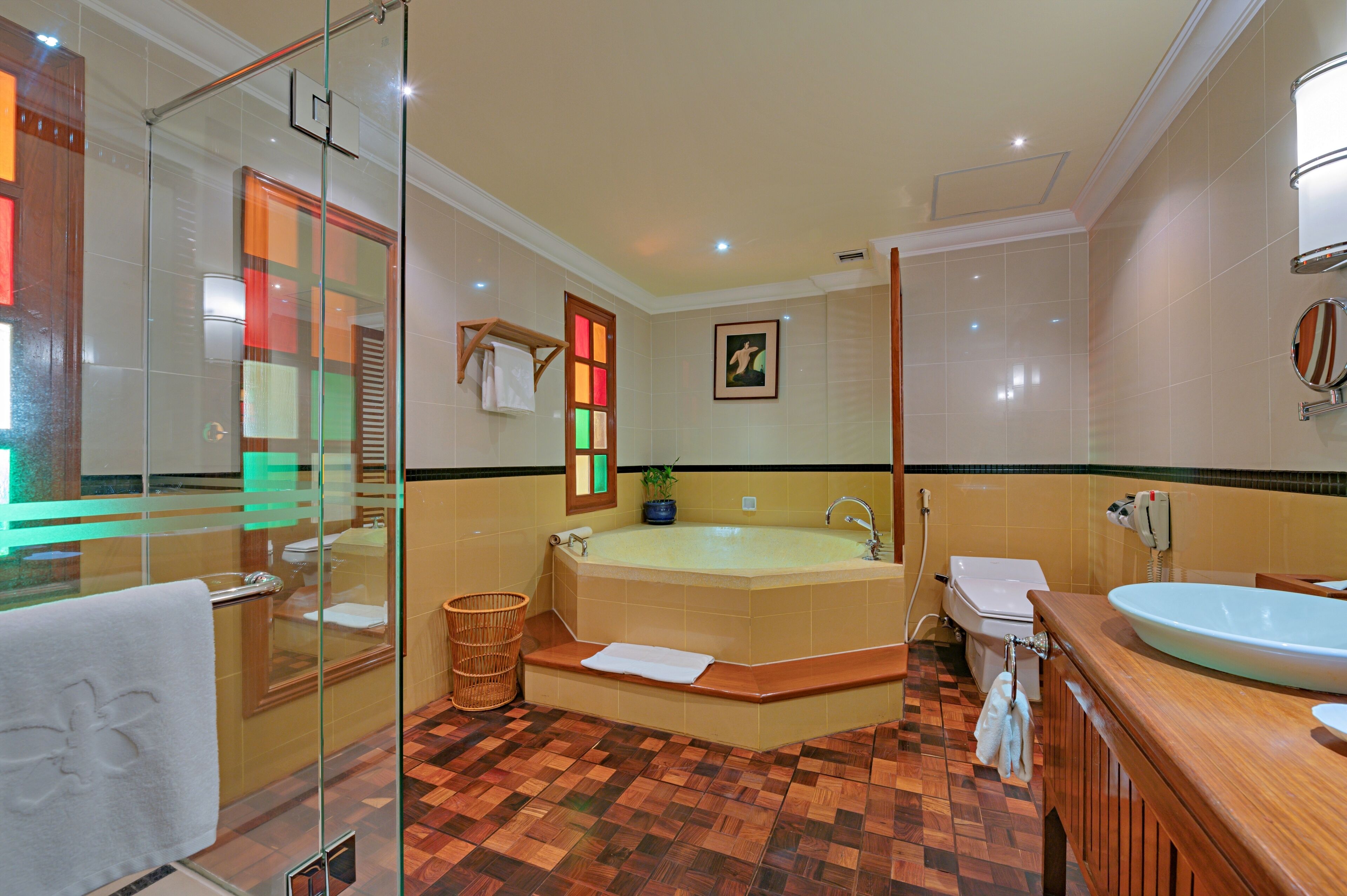 club suite | bathroom | separate bathtub and shower, deep-soaking bathtub, free toiletries