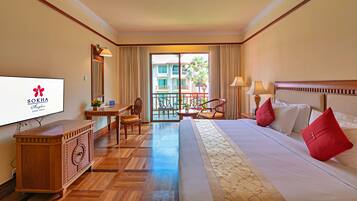 Deluxe-Zimmer, 1 King-Bett, Poolblick