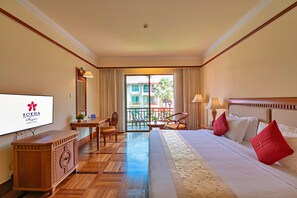 Egyptian cotton sheets, premium bedding, down comforters, pillowtop beds - Sokha Angkor Resort (Siem Reap)