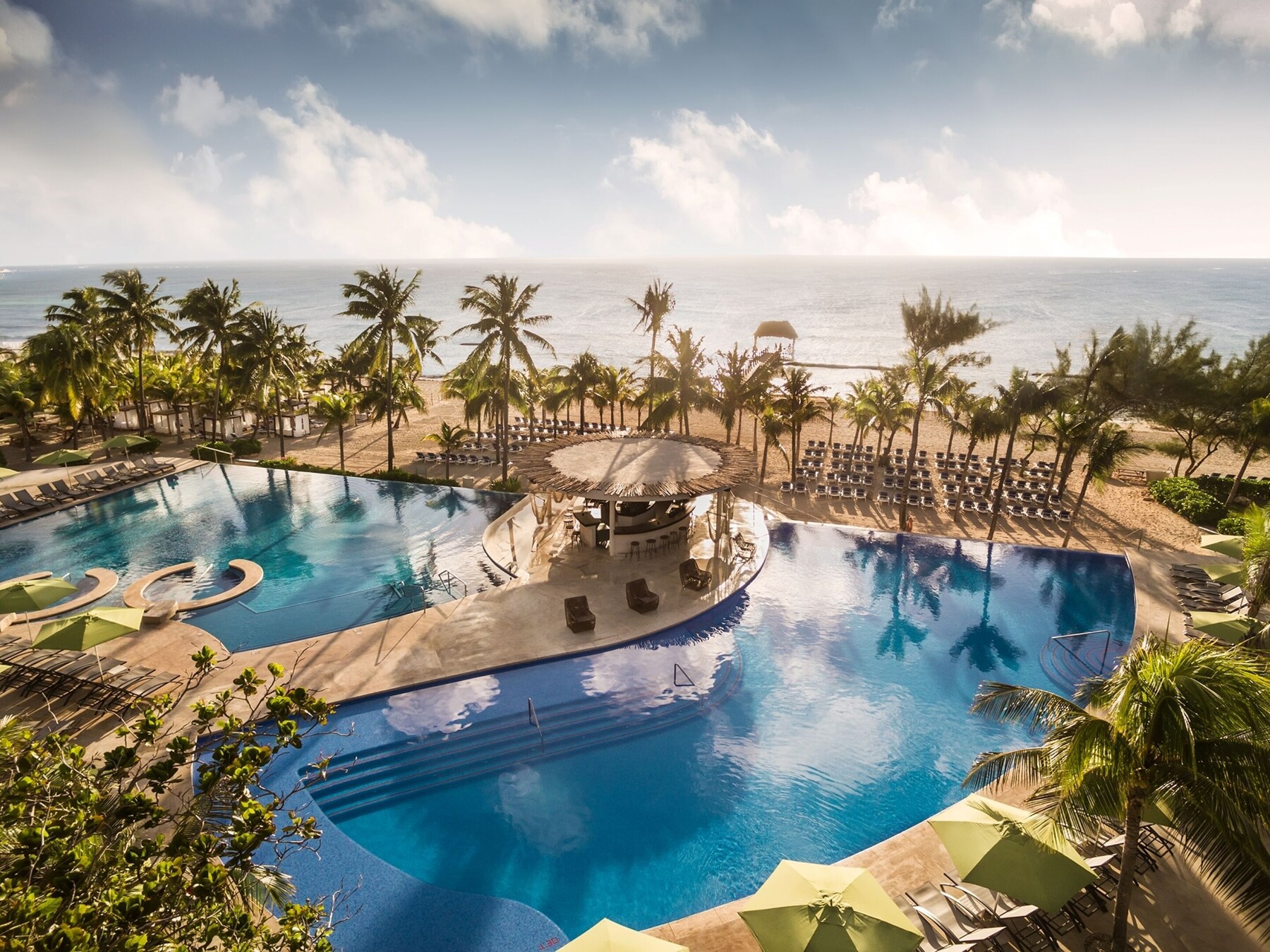 7 outdoor pools, pool umbrellas, sun loungers