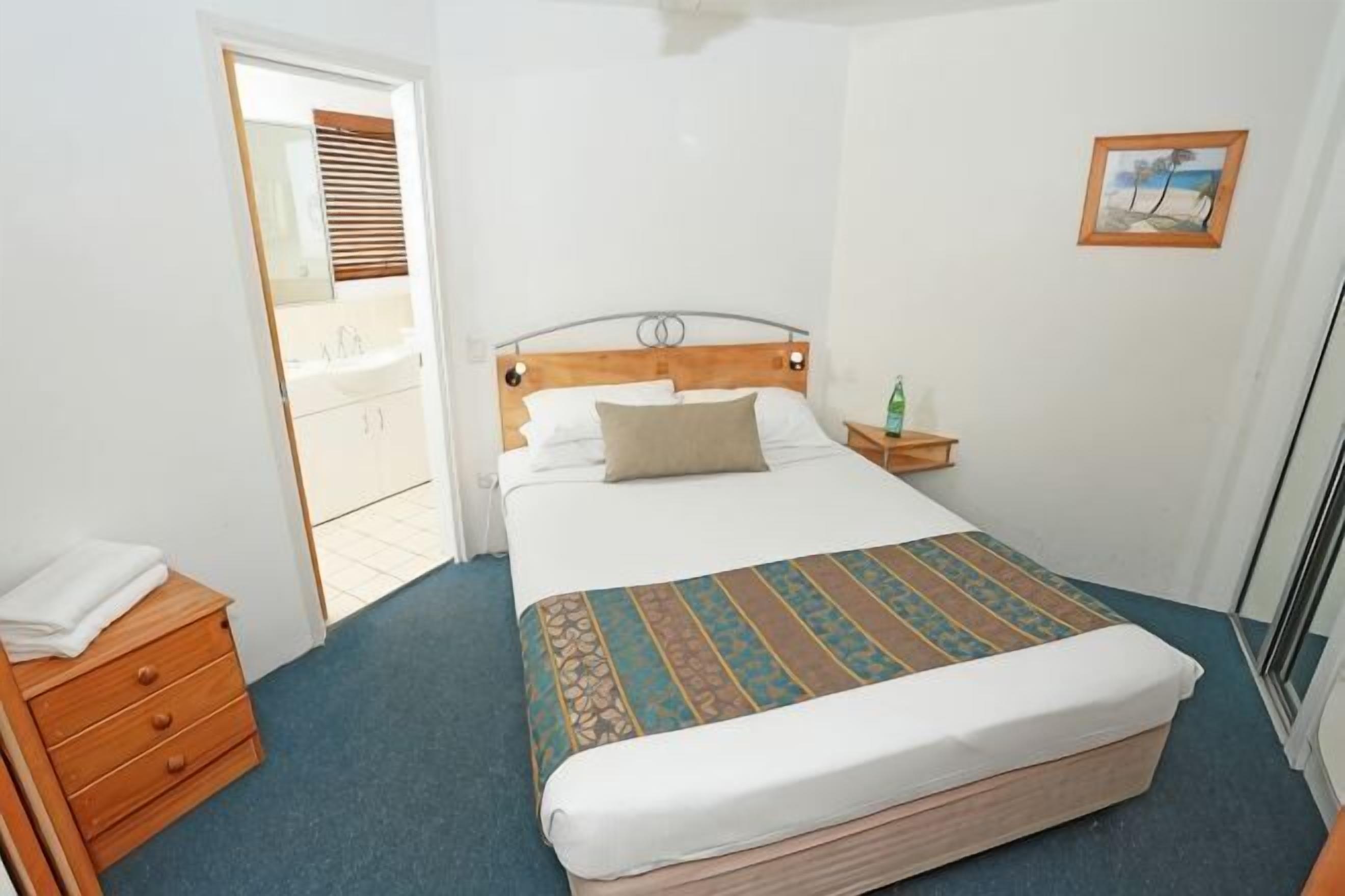 1 bedroom, individually decorated, individually furnished