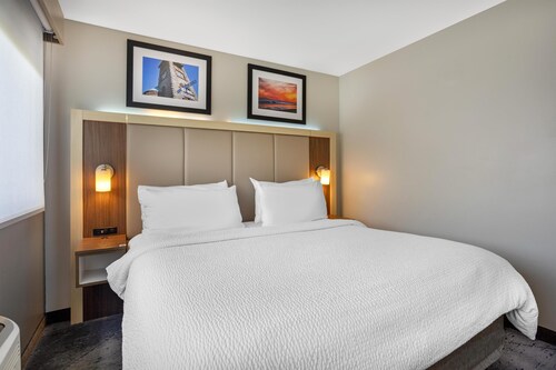 Best Western Roslyn-Long Island Hotel