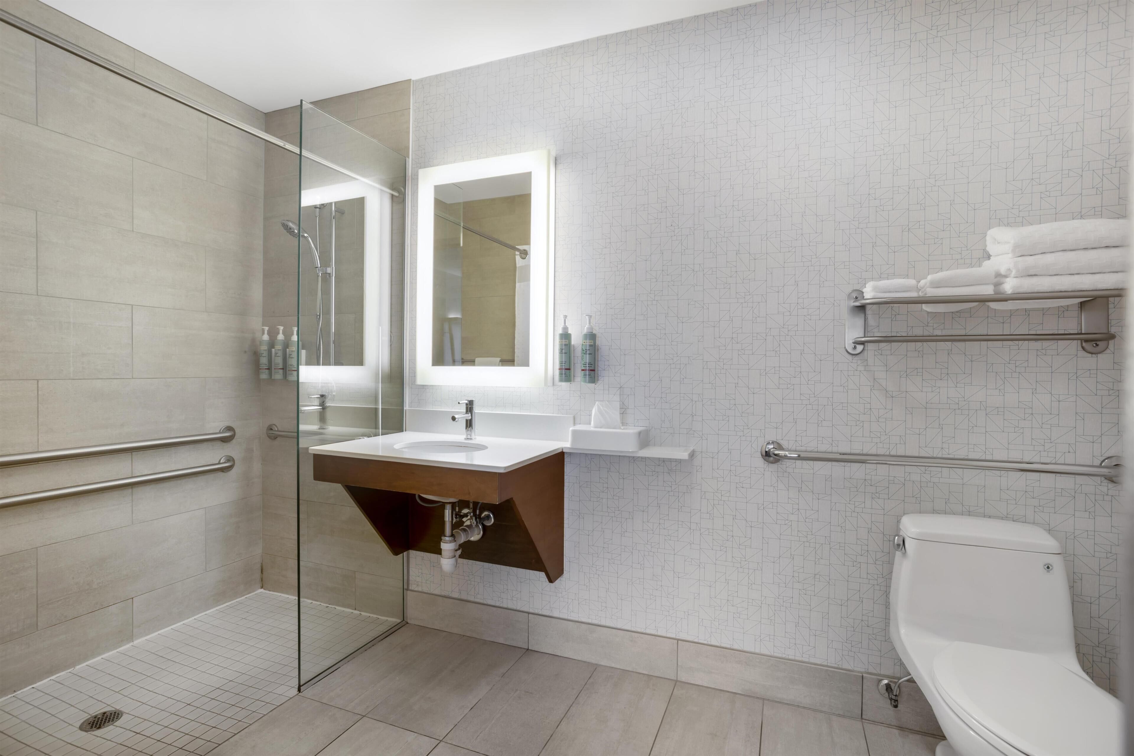 Photo - Best Western Roslyn-Long Island Hotel