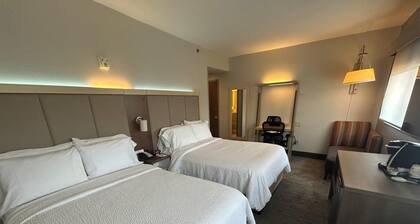 Best Western Roslyn-Long Island Hotel