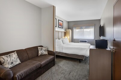 Best Western Roslyn-Long Island Hotel