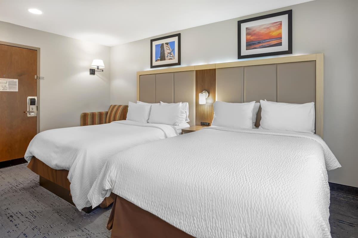 Standard Room, 2 Double Beds, Non Smoking | Premium bedding, desk, iron/ironing board, WiFi (free)
