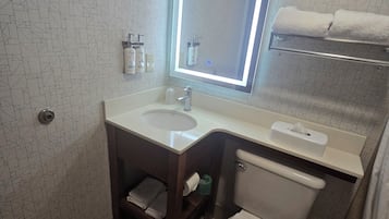 Standard Room, 1 King Bed, Accessible, Bathtub | Bathroom