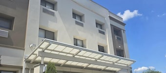 Best Western Roslyn-Long Island Hotel