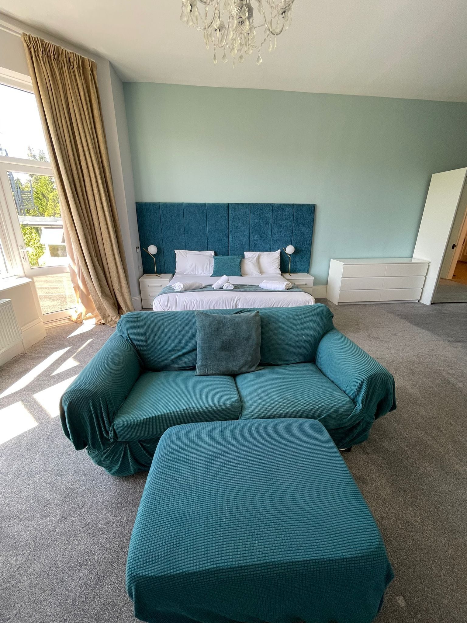 Suite Deluxe, salle de bains attenante, vue partielle sur la mer