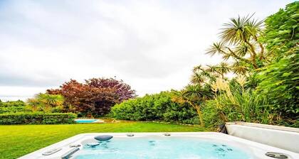 Crofton House Hotel