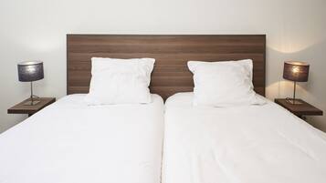 Studio Affaires, 2 lits une place | 1 chambre, bureau, chambres insonorisées, fer et planche à repasser