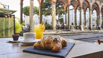 Desayuno continental incluido todos los días