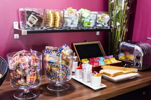 Tägliches Frühstücksbuffet gegen Gebühr