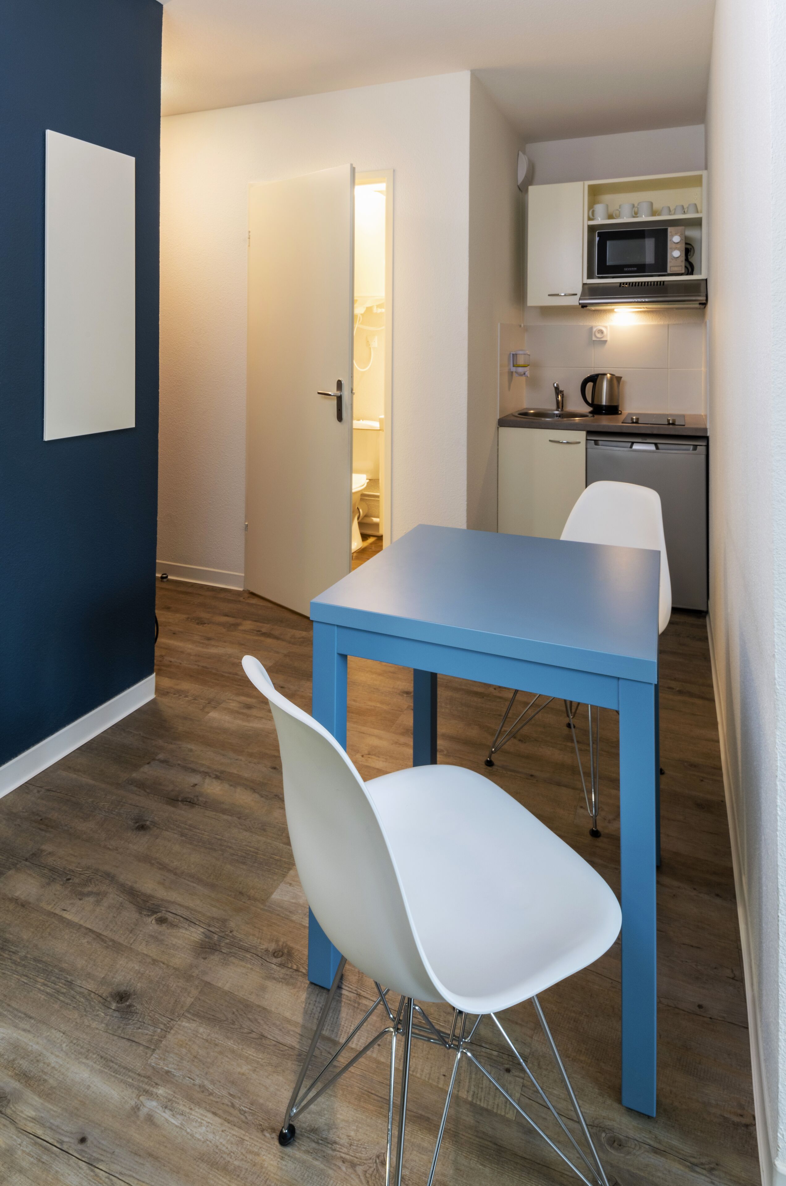 Studio classique triple | Restauration dans la chambre