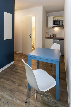 Studio classique triple | Servicio a la habitación