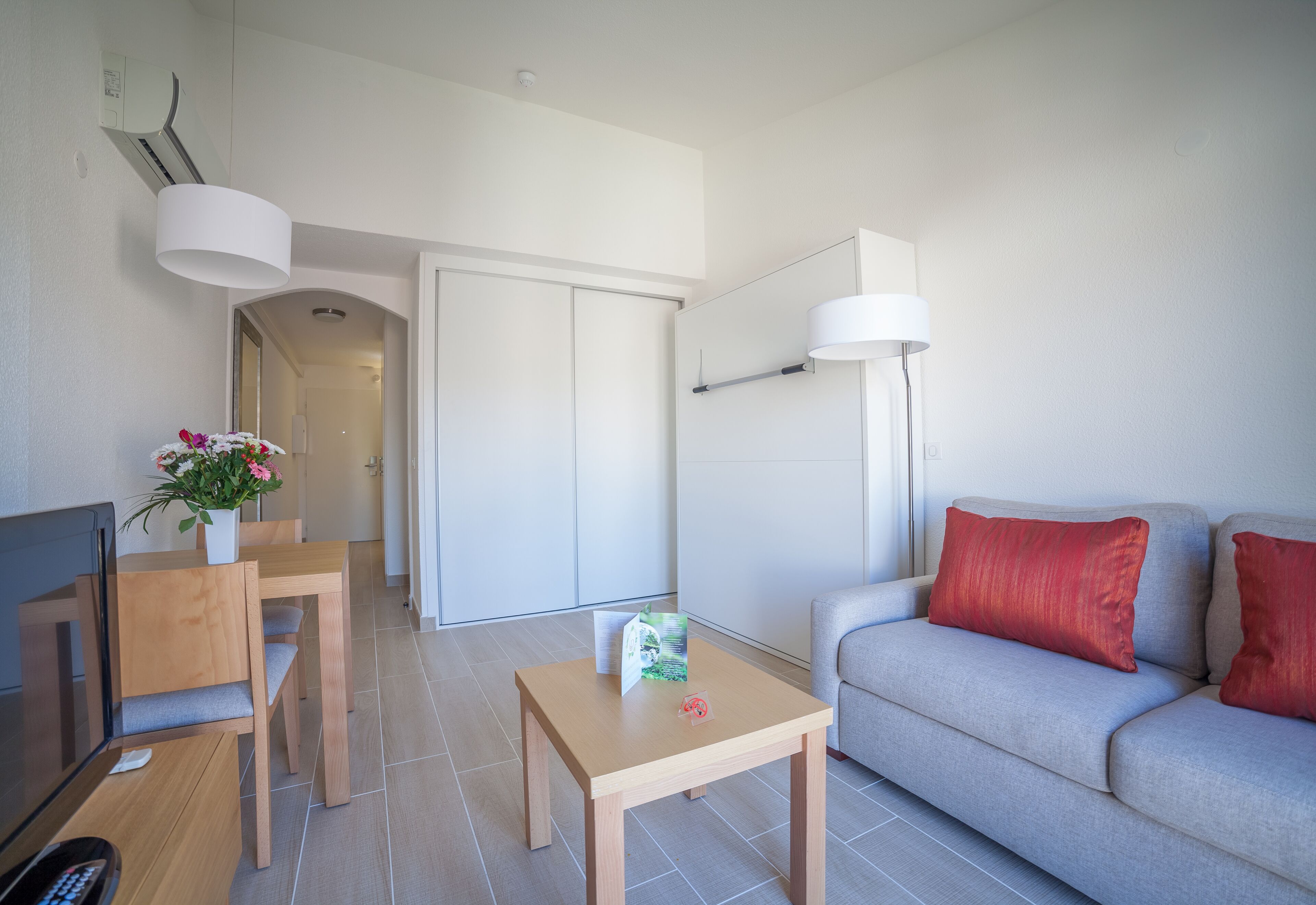 studio (apartment) | in-room safe, soundproofing, iron/ironing board, free cots/infant beds