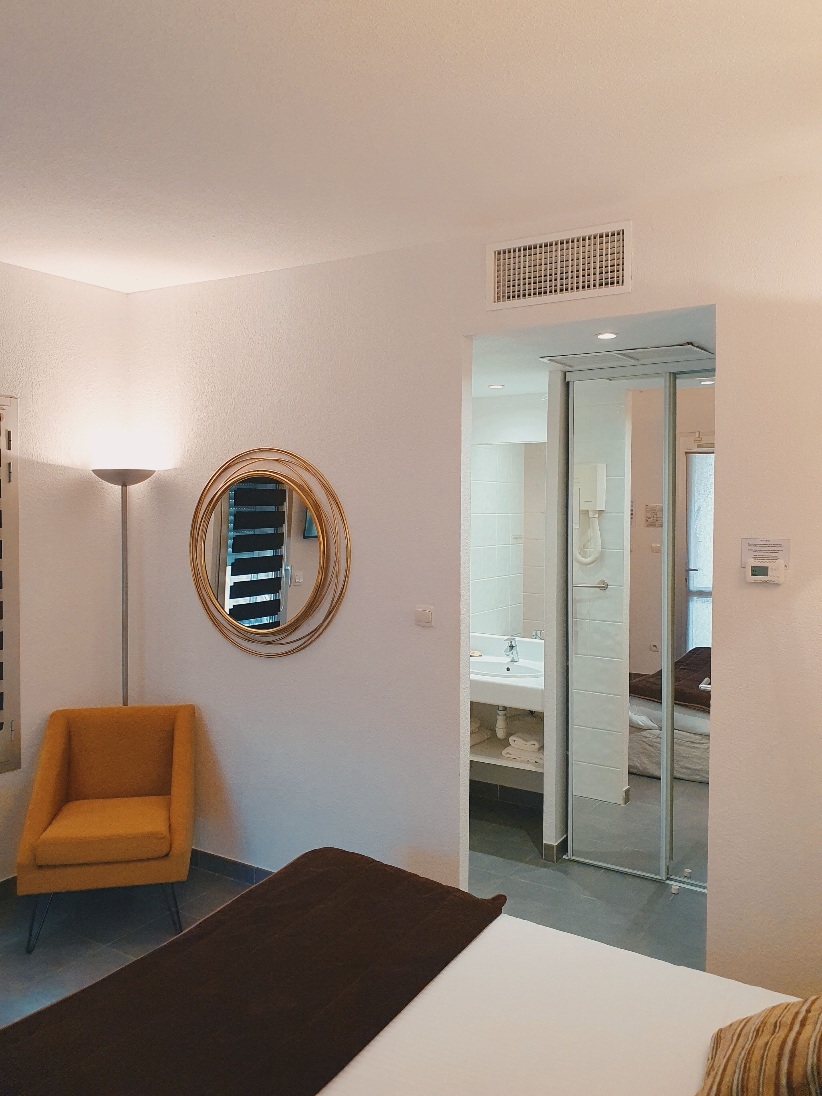 Standaard kamer | Luxe beddengoed, een kluis op de kamer, individueel gemeubileerd