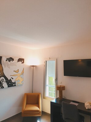 Chambre Double Supérieure, vue piscine