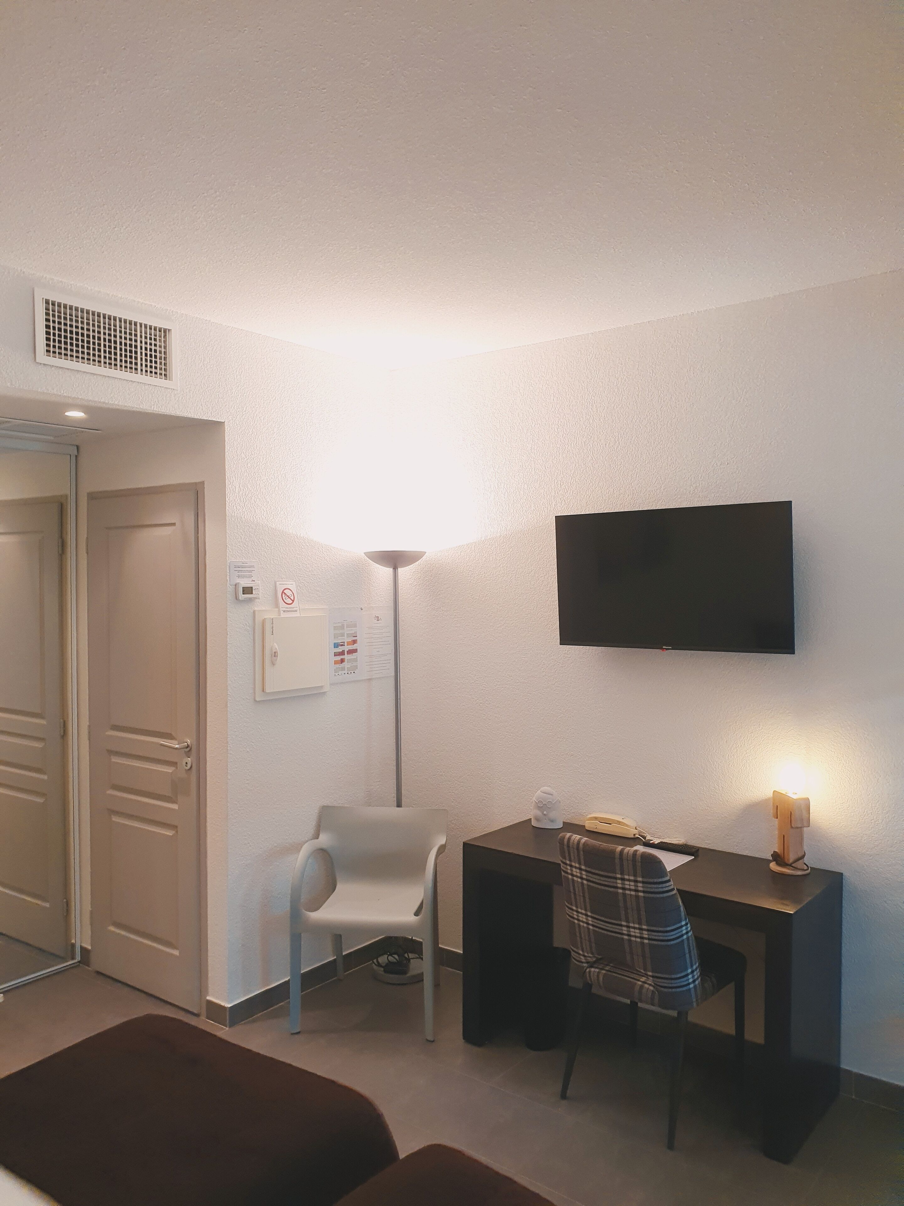 twin room, 2 single beds | 1 bedroom, premium bedding, in-room safe, individually furnished