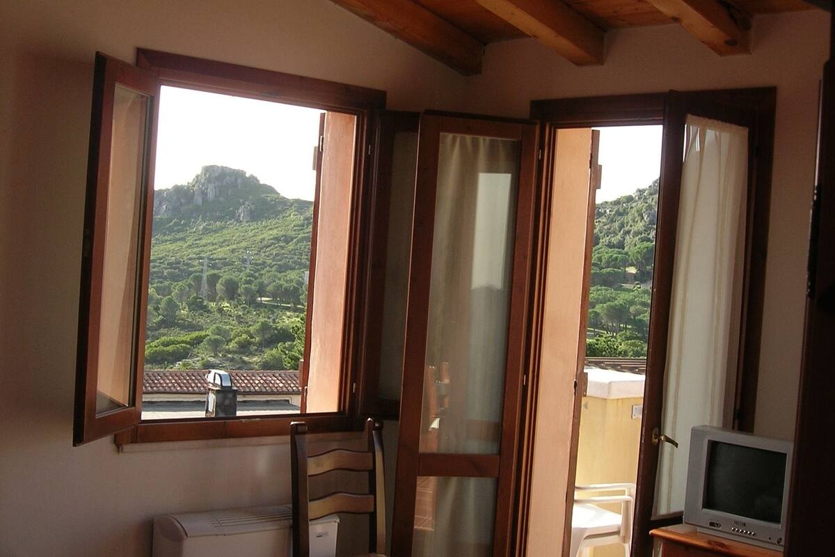 single room | room amenity