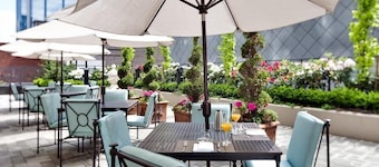 L'Hermitage Hotel